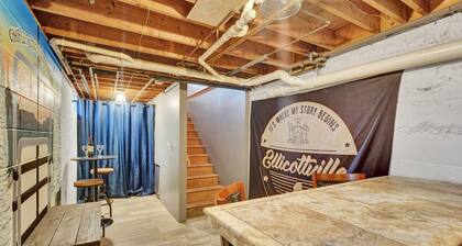 Best Village Location! Firepit/Games/Bar/Yard/Outdoor Movie Theater/Etc.
