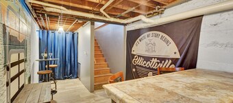 Best Village Location! Firepit/Games/Bar/Yard/Outdoor Movie Theater/Etc.