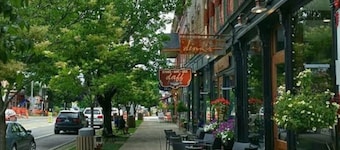 Best Village Location! Firepit/Games/Bar/Yard/Outdoor Movie Theater/Etc.