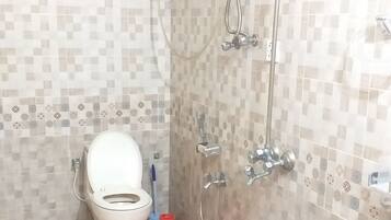 Deluxe Room | Bathroom