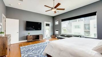 3 bedrooms, desk, iron/ironing board, free WiFi