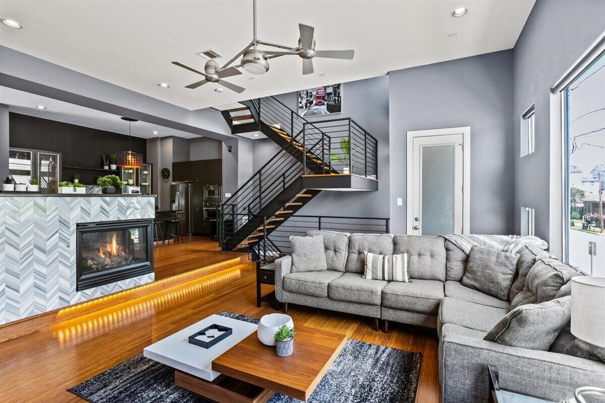 スマートテレビ、PC モニター