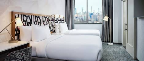 Suite, 2 Queen Beds, City View
