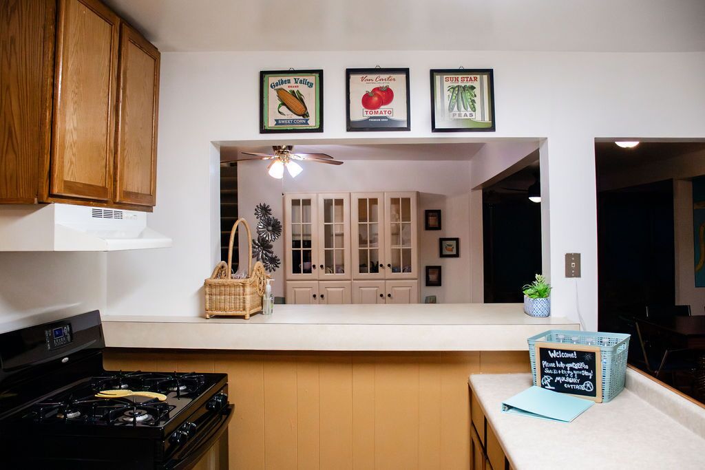 Mulberry Cottage - spacious pet friendly retreat, close to all local amenities! 