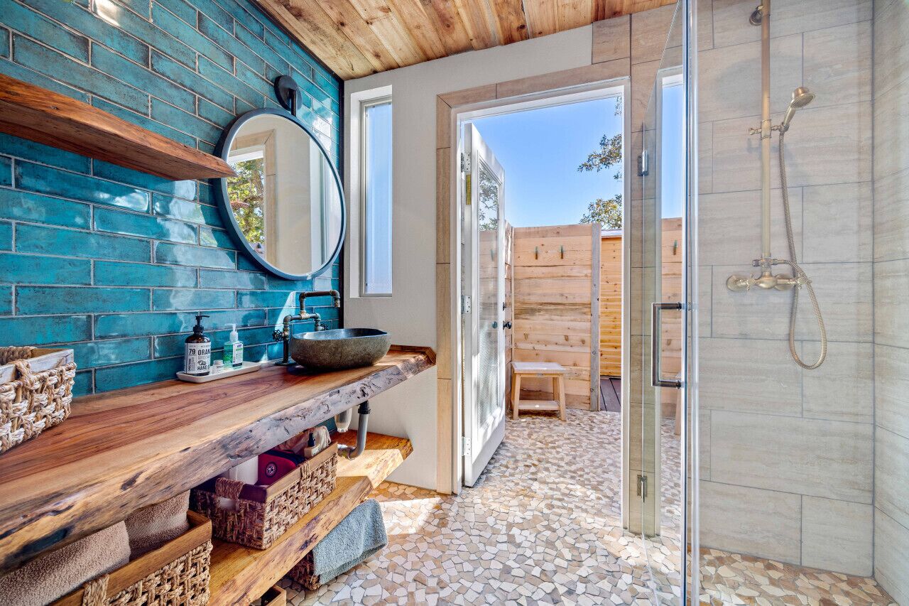 Amenidades de baño ecológicas, secadora de cabello, toallas 