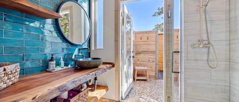 Eco-friendly toiletries, hair dryer, towels