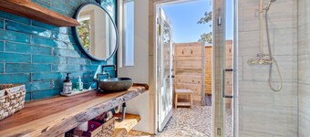 A+ Privacy | Romantic Lux | Sauna | Hot/Cold Pool