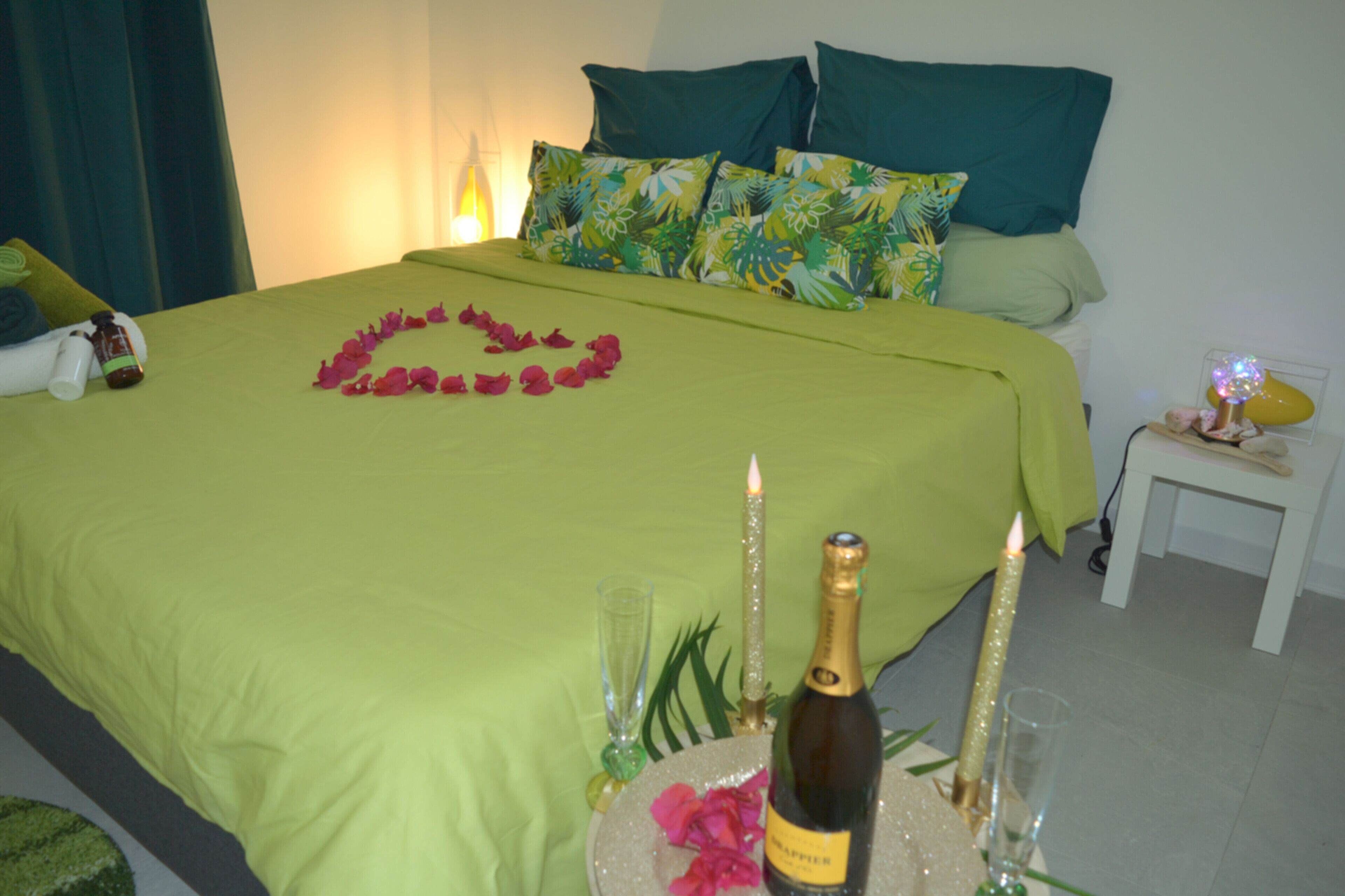 2 bedrooms, iron/ironing board, travel crib, free WiFi