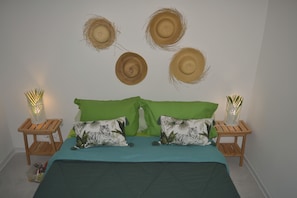 2 bedrooms, iron/ironing board, travel cot, free WiFi