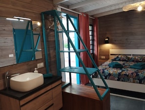 3 bedrooms, iron/ironing board, travel crib, free WiFi