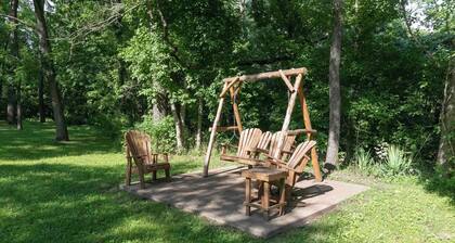 HOUSE OF JOY, A spacious home close to Pom de Terre Lake and Lake of the Ozarks