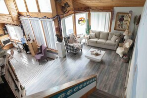 Smart-TV, Kamin, Videospiele