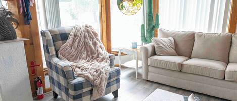 TV connectée, cheminée, jeux vidéo