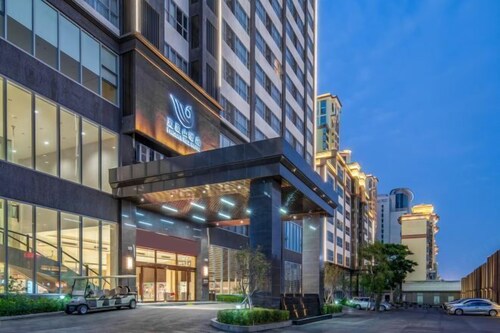 Phoenix Hill Hotel Dongguan (Golf Course Shop)