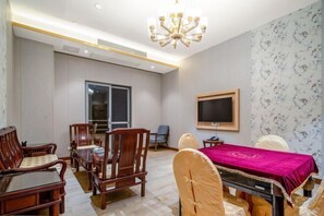 Property amenity - Phoenix Hill Hotel Dongguan (Golf Course Shop) (Dongguan)