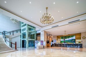 Interior - Phoenix Hill Hotel Dongguan (Golf Course Shop) (Dongguan)