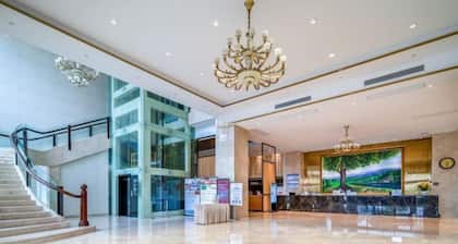 Phoenix Hill Hotel Dongguan (Golf Course Shop)