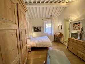 1 bedroom, iron/ironing board, travel crib, free WiFi