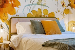 3 bedrooms, desk, travel cot, free WiFi