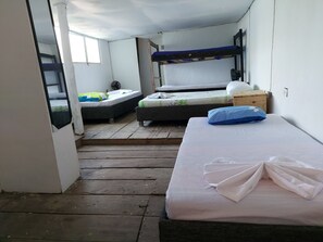 Basic Shared Dormitory | Bed sheets