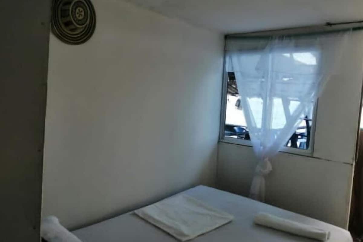 Basic Double Room | Bed sheets
