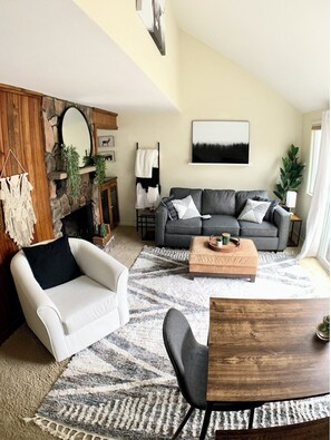 Smart TV, fireplace, DVD player - Walkable 2BR Sugar Mountain Boho Condo Retreat with Private Creekside Balcony (Sugar Mountain)