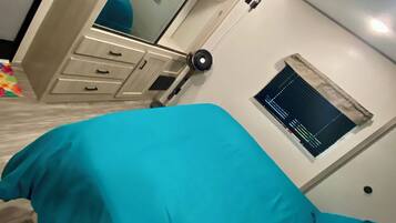 3 bedrooms, desk, iron/ironing board, WiFi