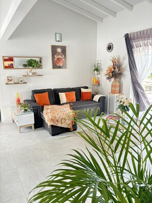 Smart TV - Logement "paprika" 2 À 6 Pers (Le Gosier)