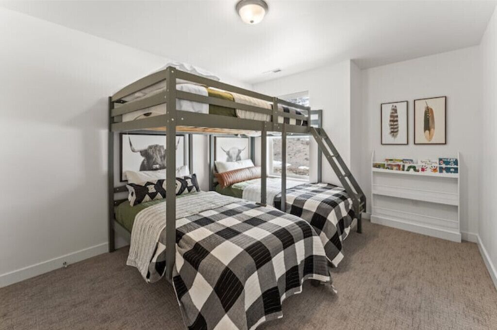 4 Schlafzimmer, Schreibtisch, Reisekinderbett, kostenloses WLAN