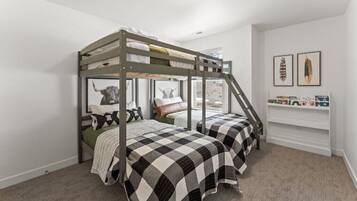 4 Schlafzimmer, Schreibtisch, Reisekinderbett, kostenloses WLAN