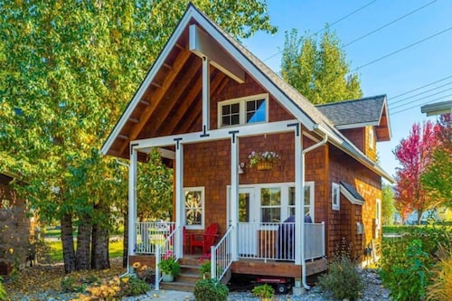 Mountain Bluebird Lakehouse