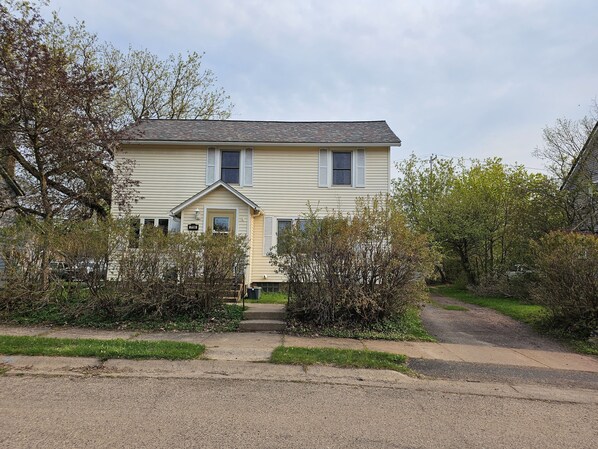 Exterior - Home away from home (Ishpeming)