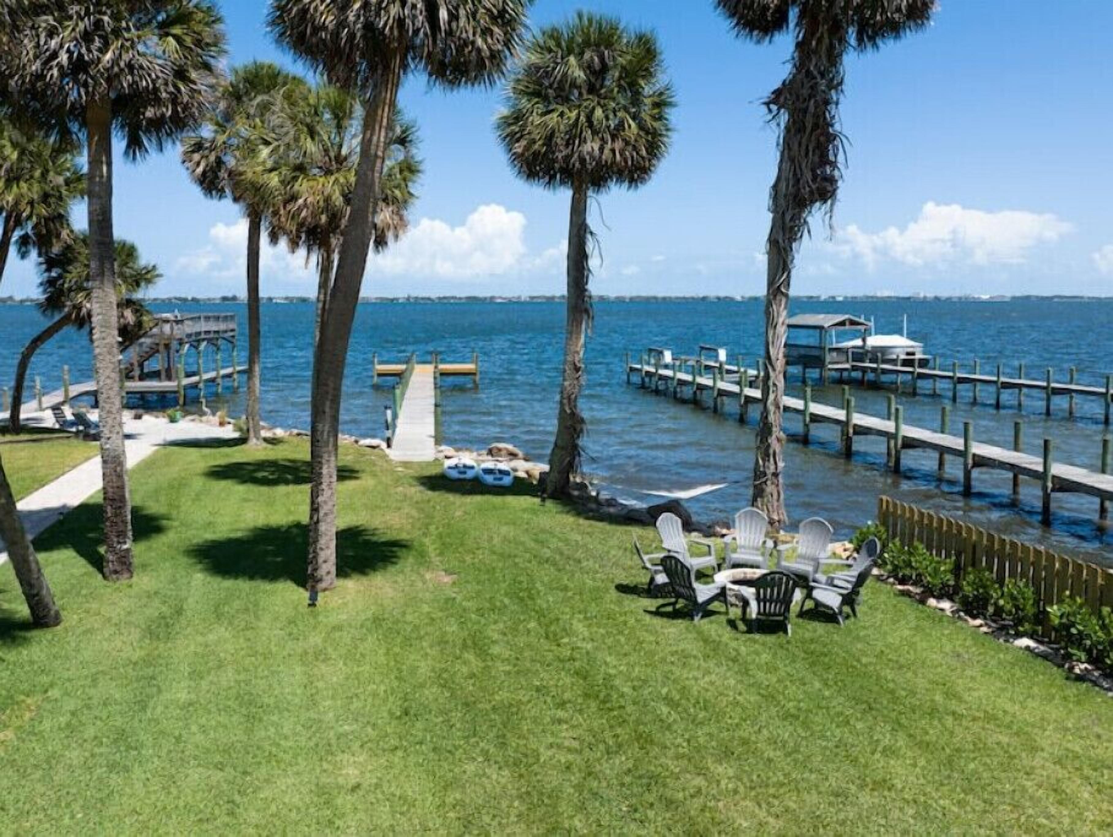 New Modern Tropical Waterfront Bungalow Estate