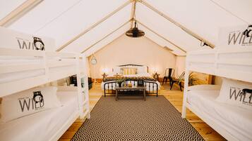 Ropa de cama de alta calidad y camas con efecto memoria