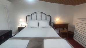 1 bedroom, bed sheets
