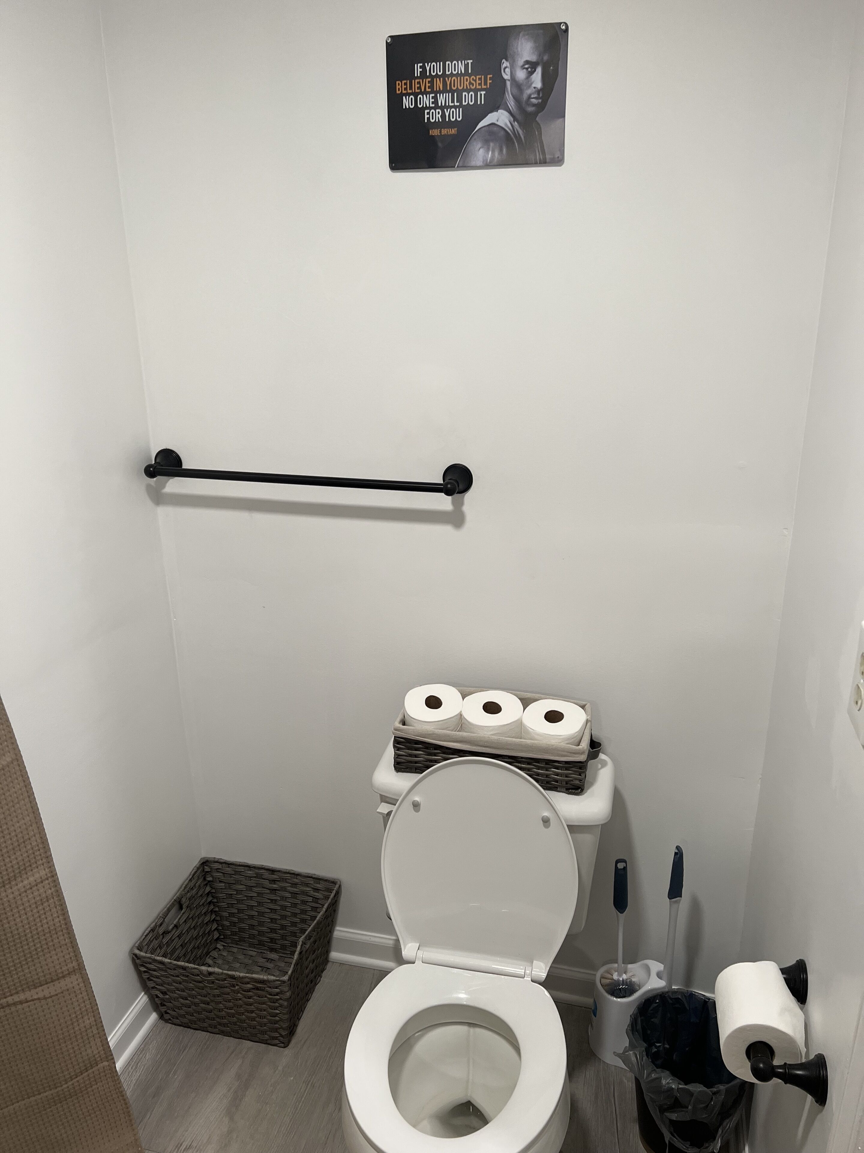 Private cozy level w/TV, 15 Min to ATL,Hawks Arena