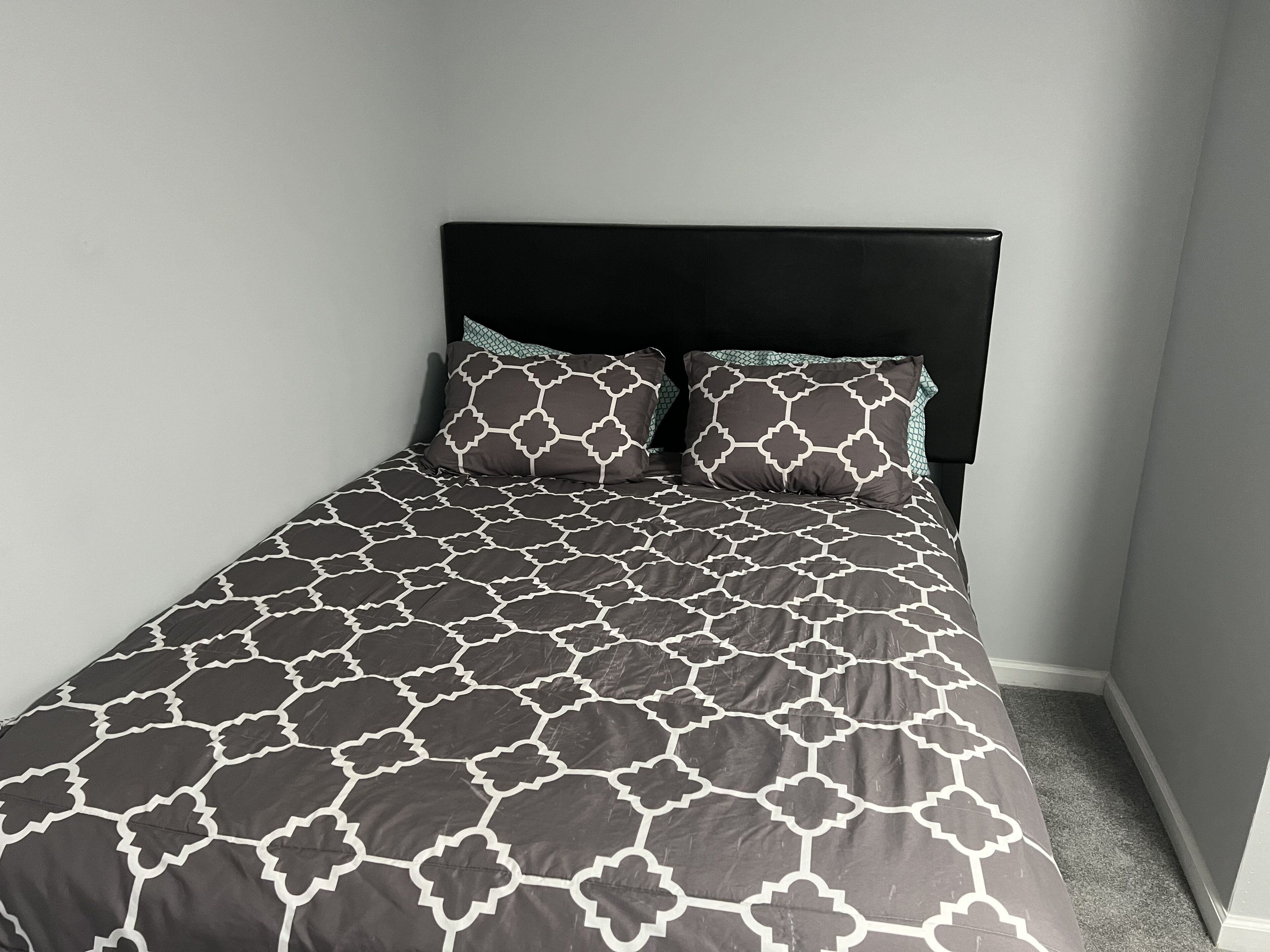 Private cozy level w/TV, 15 Min to ATL,Hawks Arena