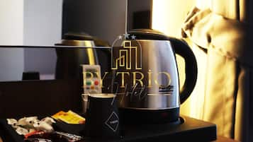 Habitación estándar | Ropa de cama de alta calidad, camas con pillow-top y minibar