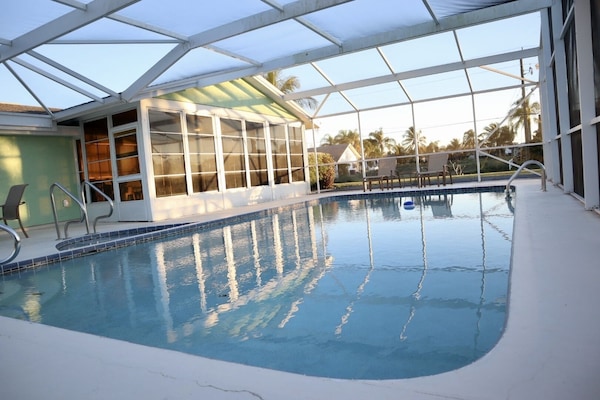 Piscina coperta, piscina all'aperto