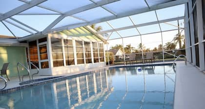 Great Pool House with Movie Room