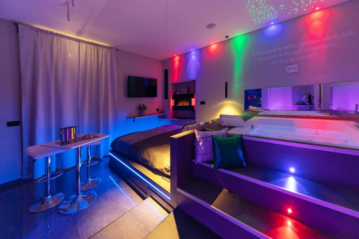 Kamar Junior | Seprai premium, selimut bulu angsa, dan busa memori