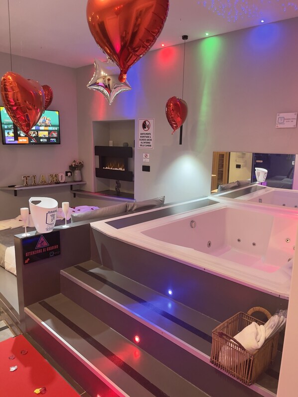 Junior Room | Premium bedding, down comforters, memory foam beds