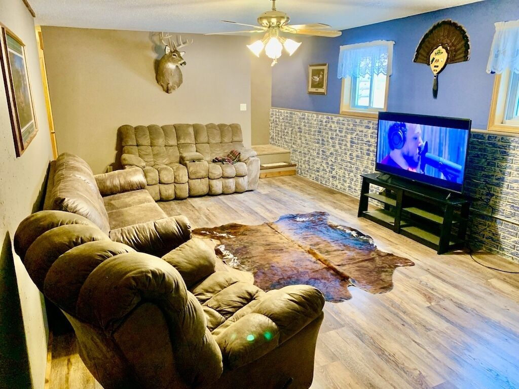 XL Cabin with Pool & Hot Tub Jacuzzi