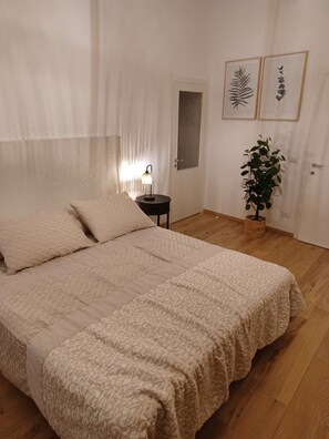 1 Schlafzimmer, Schreibtisch, Bügeleisen/Bügelbrett, kostenloses WLAN