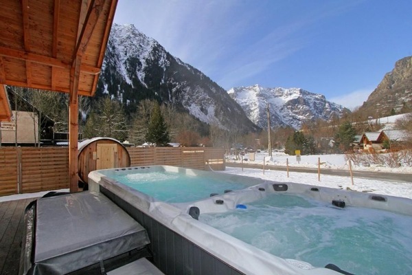 Bain à remous extérieur