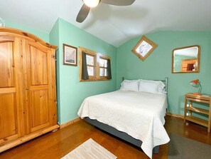 2 habitaciones, tabla de planchar con plancha y cuna de viaje 