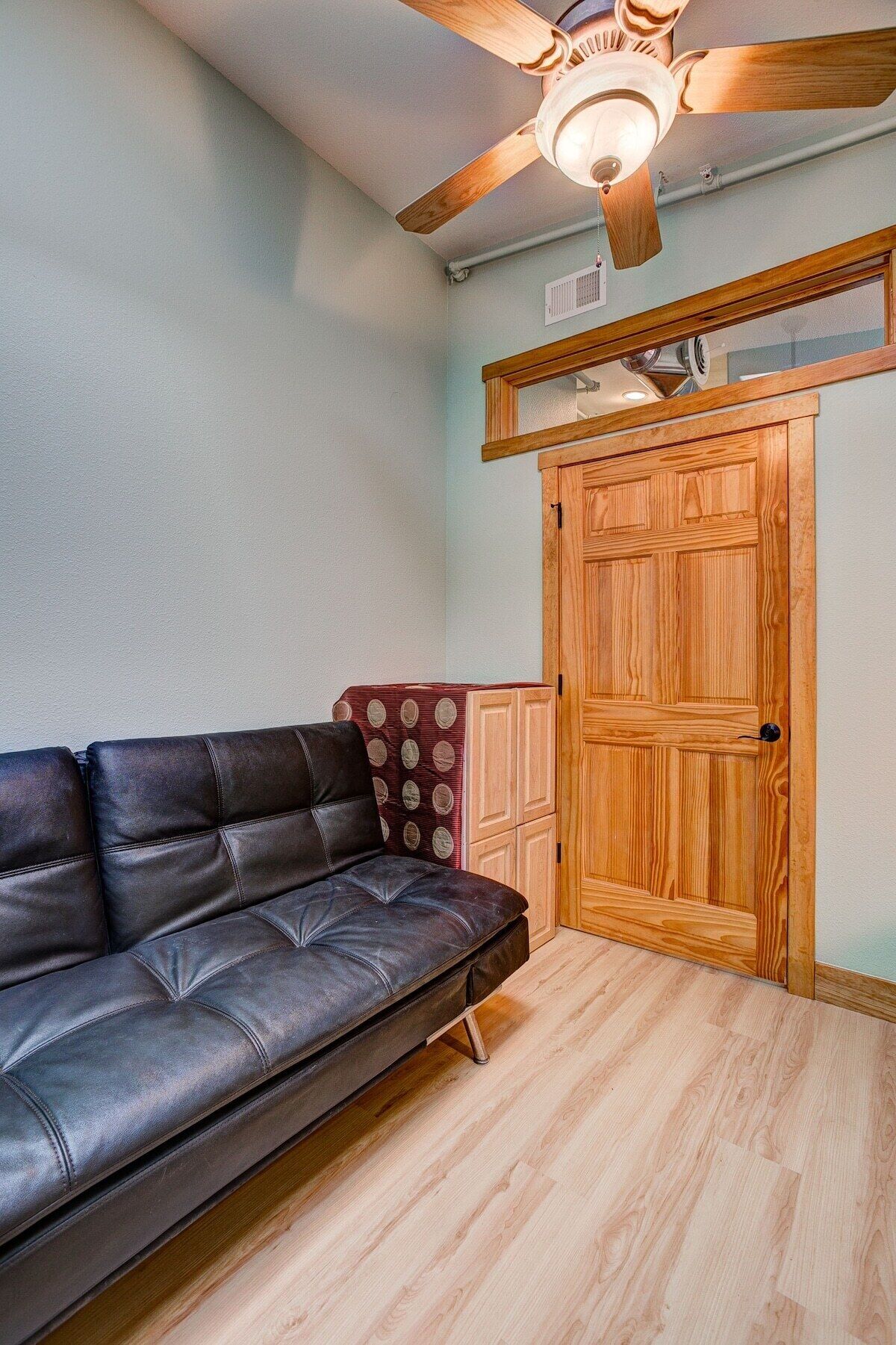 Elkhorn - Perfectly Located right in Downtown - River View