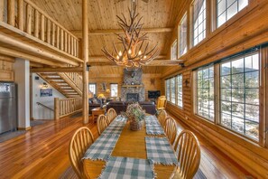 Interior - Moose Mountain Lodge - Secluded Log Home w/Beautiful Mountain Views (Estes Park)