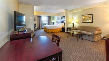 Suite, 1 King Bed with Sofa bed, Non Smoking