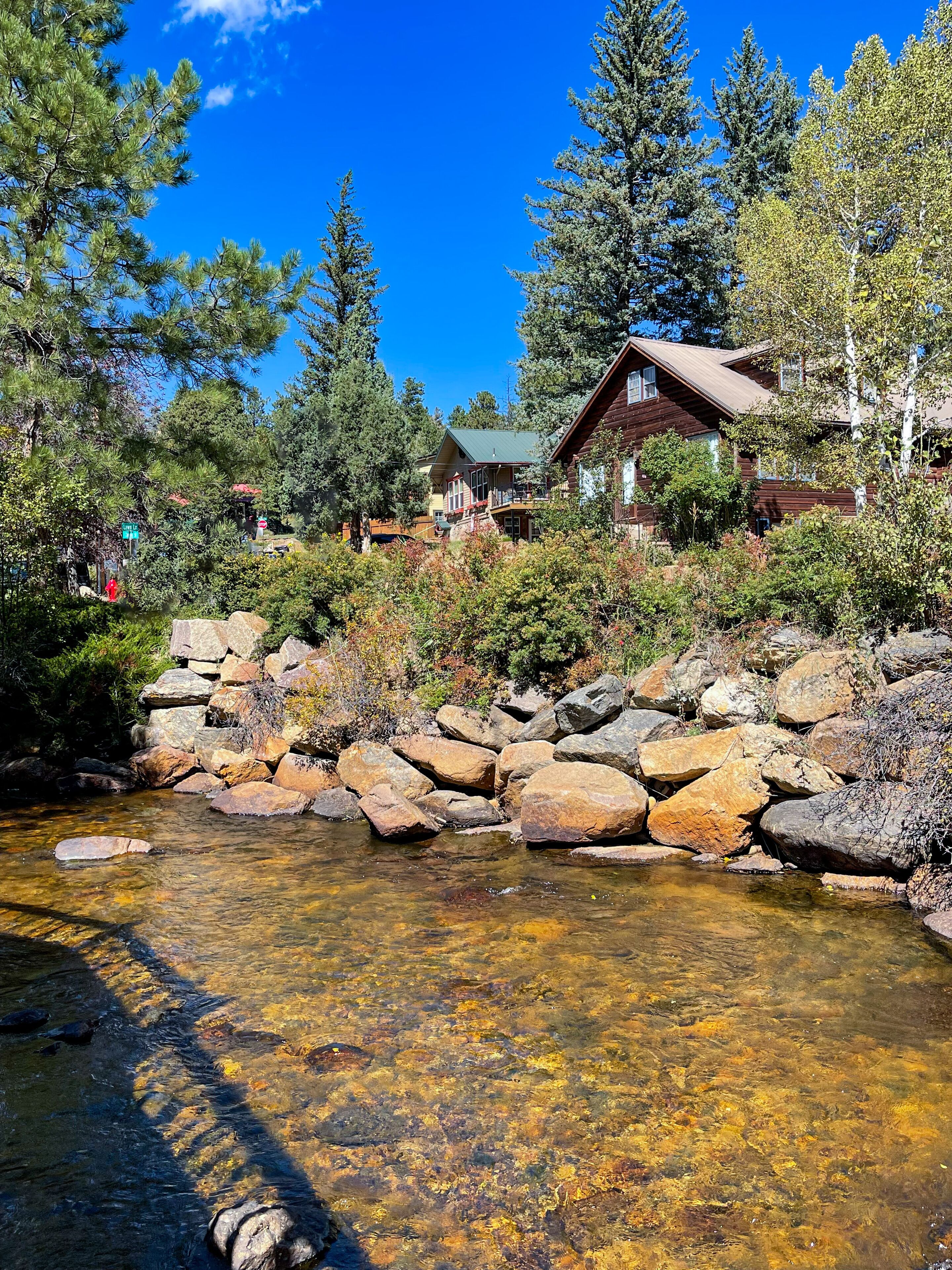 Stone's Throw - A Downtown Estes Park getaway